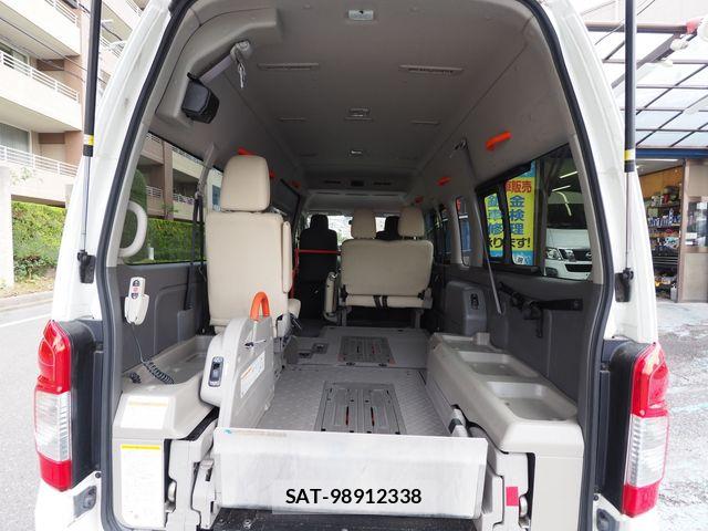 Nissan NV350 Caravan 2016-02 7216559-17