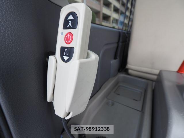 Nissan NV350 Caravan 2016-02 7216559-18