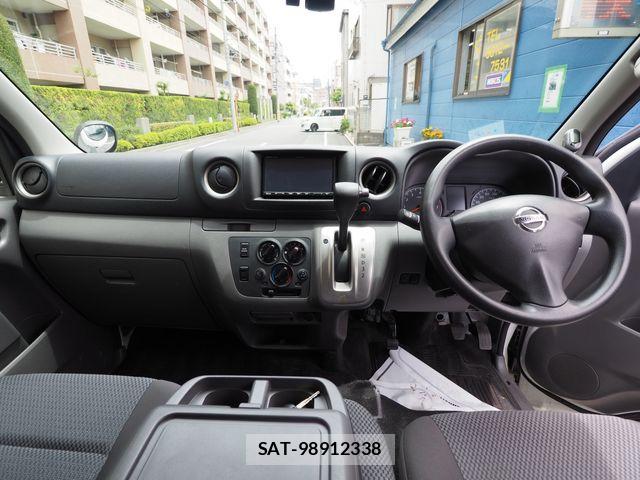 Nissan NV350 Caravan 2016-02 7216559-1