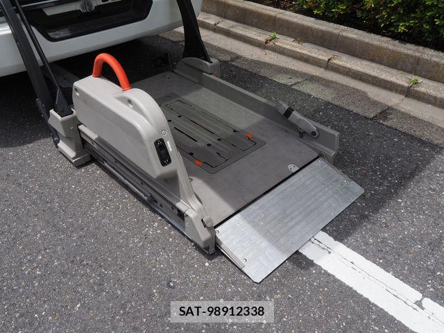 Nissan NV350 Caravan 2016-02 7216559-21