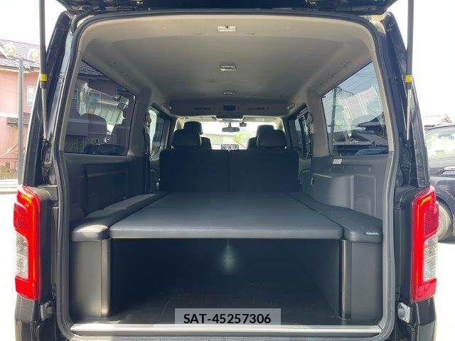 Nissan NV350 Caravan 2020-01 7223174-15