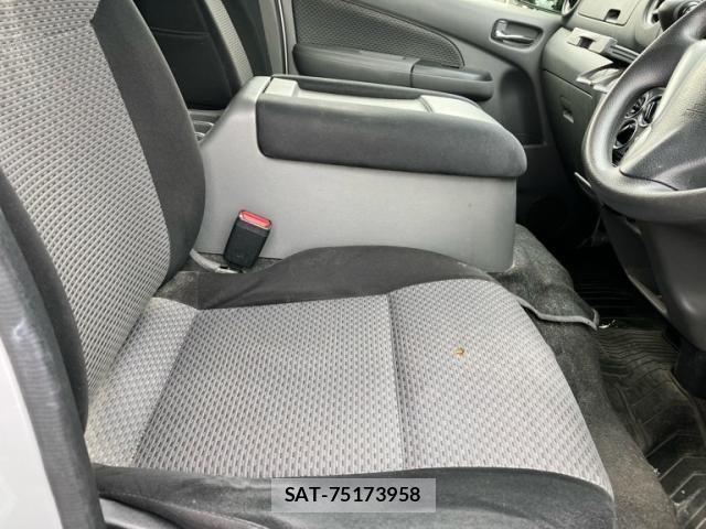 Nissan NV350 Caravan 2017-05 7223169-9