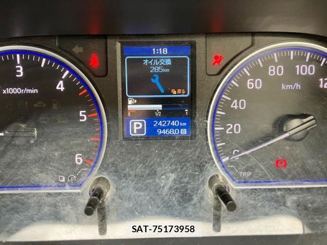 Nissan NV350 Caravan 2017-05 7223169-10