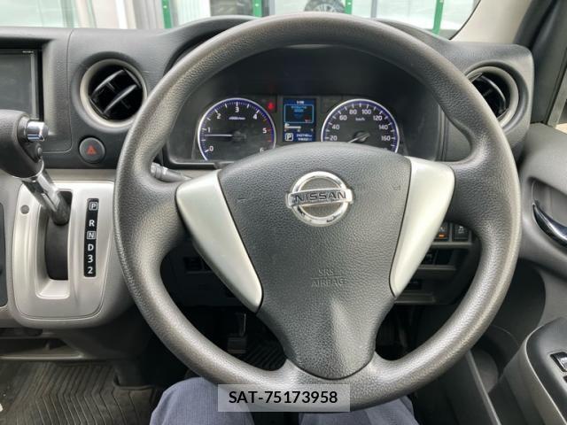 Nissan NV350 Caravan 2017-05 7223169-11