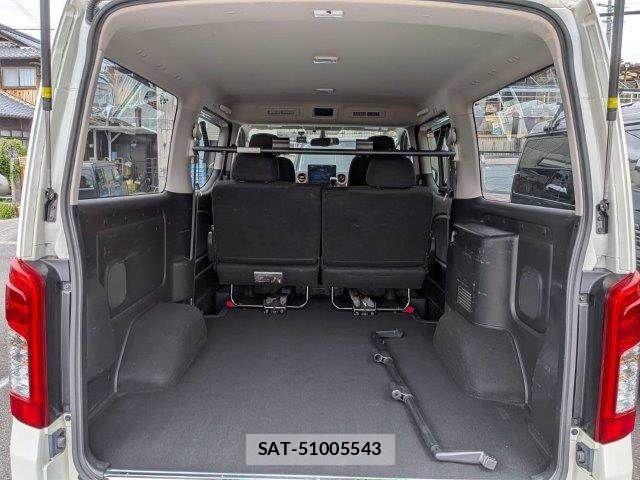 Nissan NV350 Caravan 2021-03 7223182-10