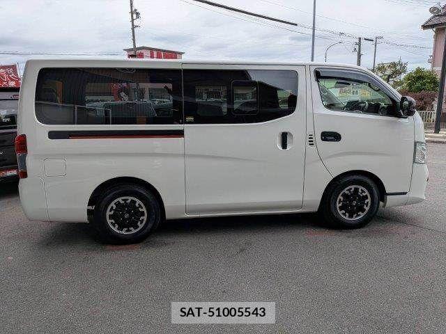 Nissan NV350 Caravan 2021-03 7223182-17