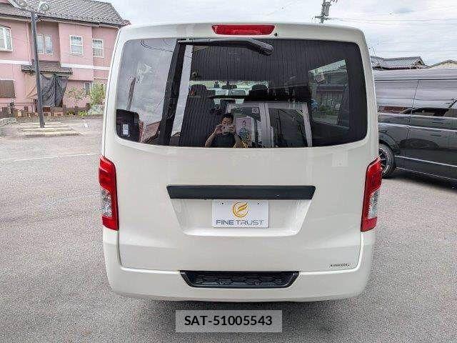 Nissan NV350 Caravan 2021-03 7223182-19