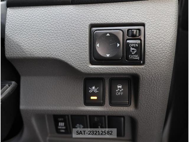 Nissan NV350 Caravan 2020-04 7223177-10