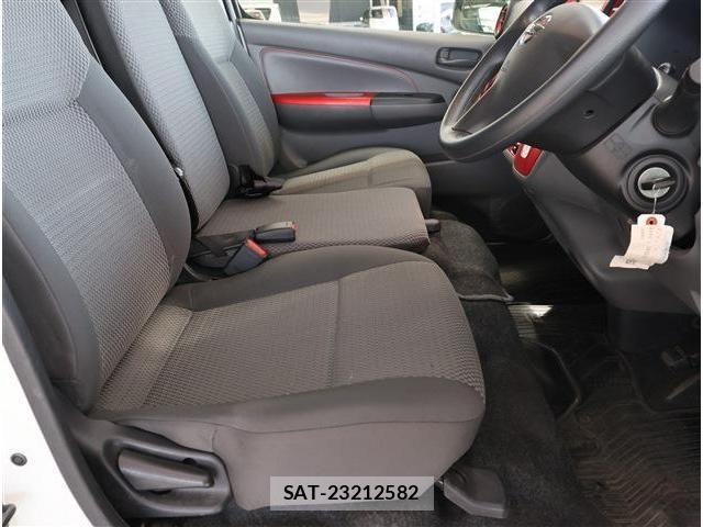 Nissan NV350 Caravan 2020-04 7223177-13