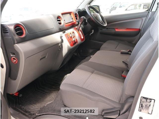 Nissan NV350 Caravan 2020-04 7223177-14