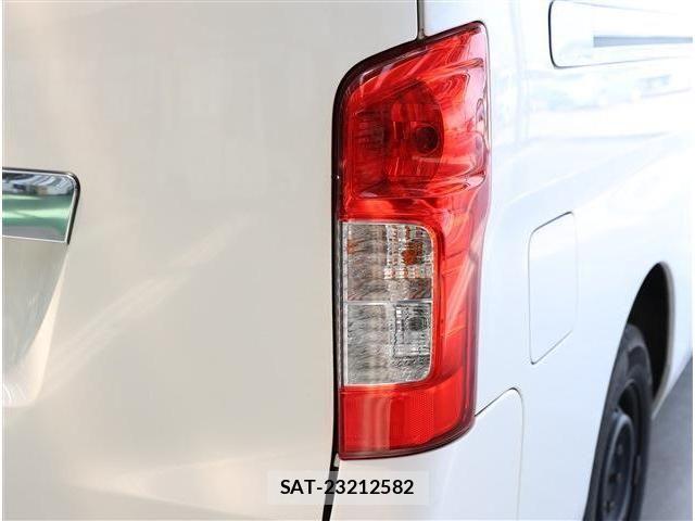 Nissan NV350 Caravan 2020-04 7223177-25