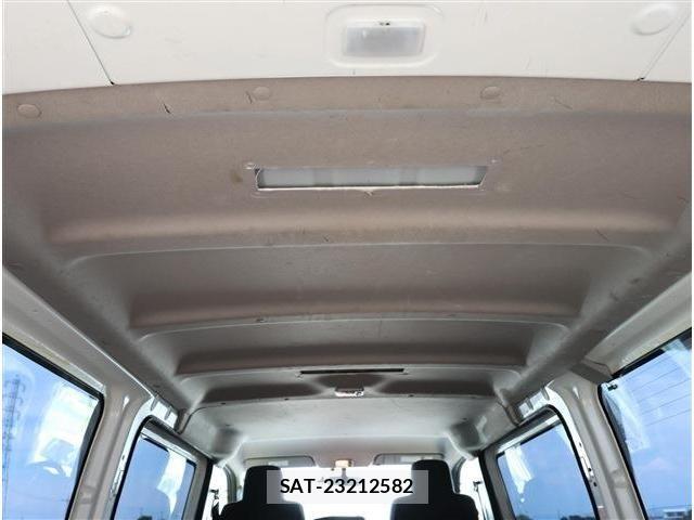 Nissan NV350 Caravan 2020-04 7223177-28