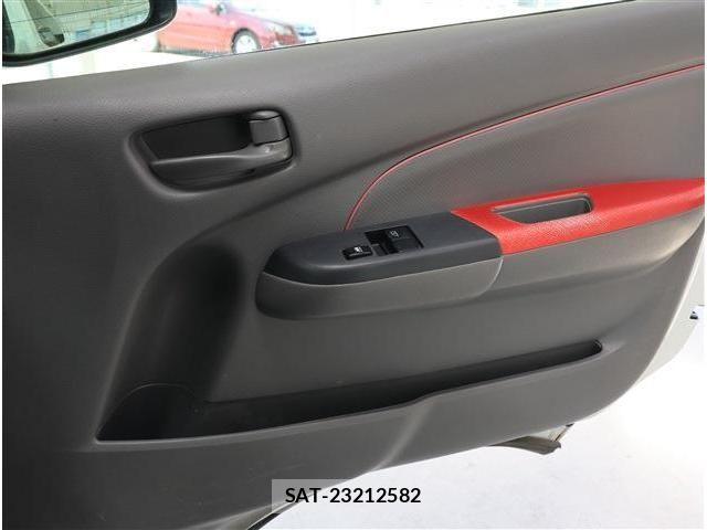 Nissan NV350 Caravan 2020-04 7223177-5