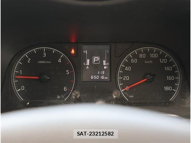 Nissan NV350 Caravan 2020-04 7223177-7