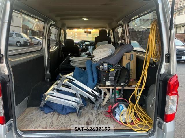 Nissan NV350 Caravan 2014-03 7223165-11