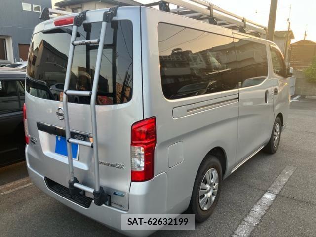 Nissan NV350 Caravan 2014-03 7223165-2
