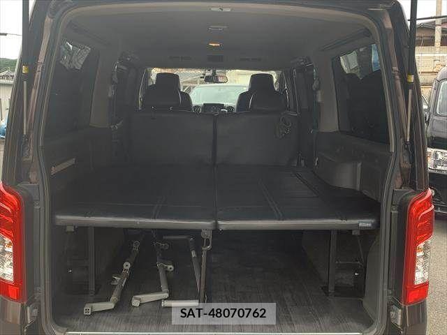 Nissan NV350 Caravan 2017-06 7223172-10