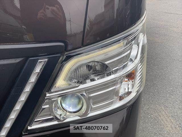 Nissan NV350 Caravan 2017-06 7223172-12