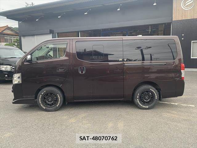Nissan NV350 Caravan 2017-06 7223172-21