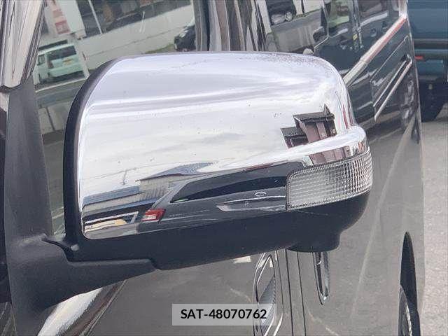 Nissan NV350 Caravan 2017-06 7223172-26
