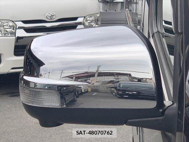 Nissan NV350 Caravan 2017-06 7223172-27