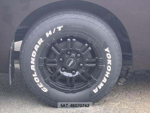 Nissan NV350 Caravan 2017-06 7223172-28