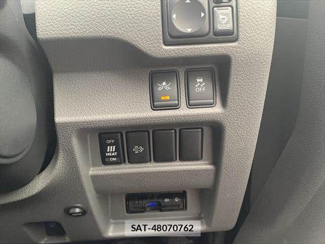 Nissan NV350 Caravan 2017-06 7223172-7