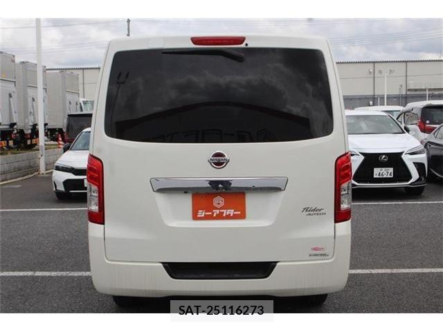 Nissan NV350 Caravan 2018-01 7223171-12
