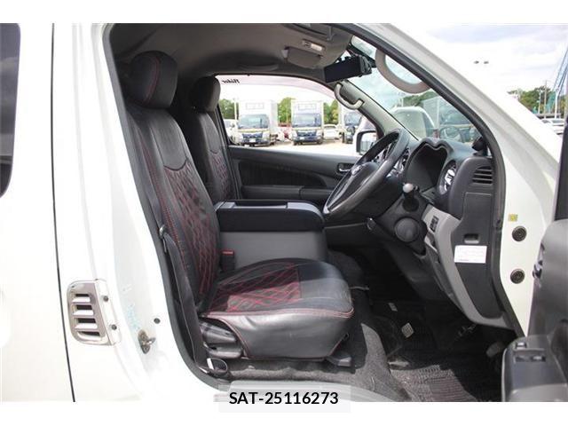 Nissan NV350 Caravan 2018-01 7223171-20