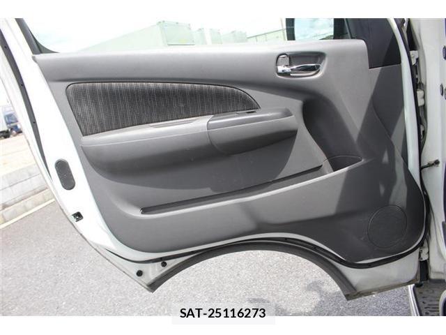 Nissan NV350 Caravan 2018-01 7223171-26