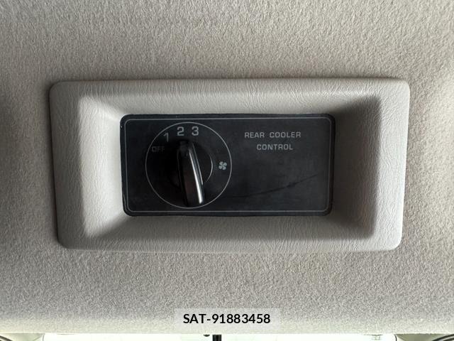 Nissan NV350 Caravan 2014-12 7223168-28