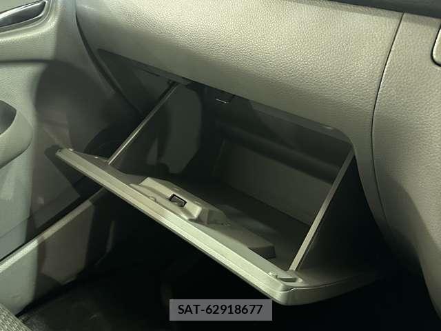 Nissan NV350 Caravan 2016-09 7223170-17