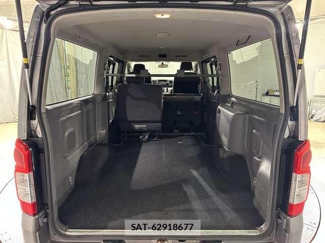 Nissan NV350 Caravan 2016-09 7223170-19