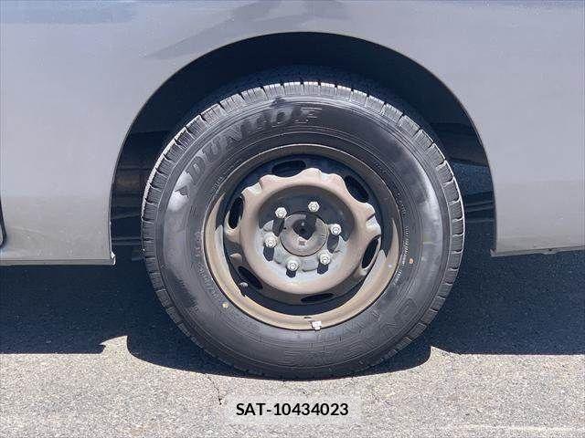Nissan NV350 Caravan 2021-08 7223180-29