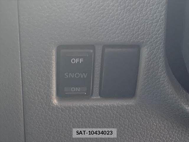 Nissan NV350 Caravan 2021-08 7223180-7