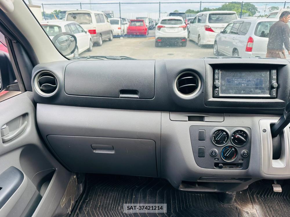 Nissan NV350 Caravan 2020 7193919-17