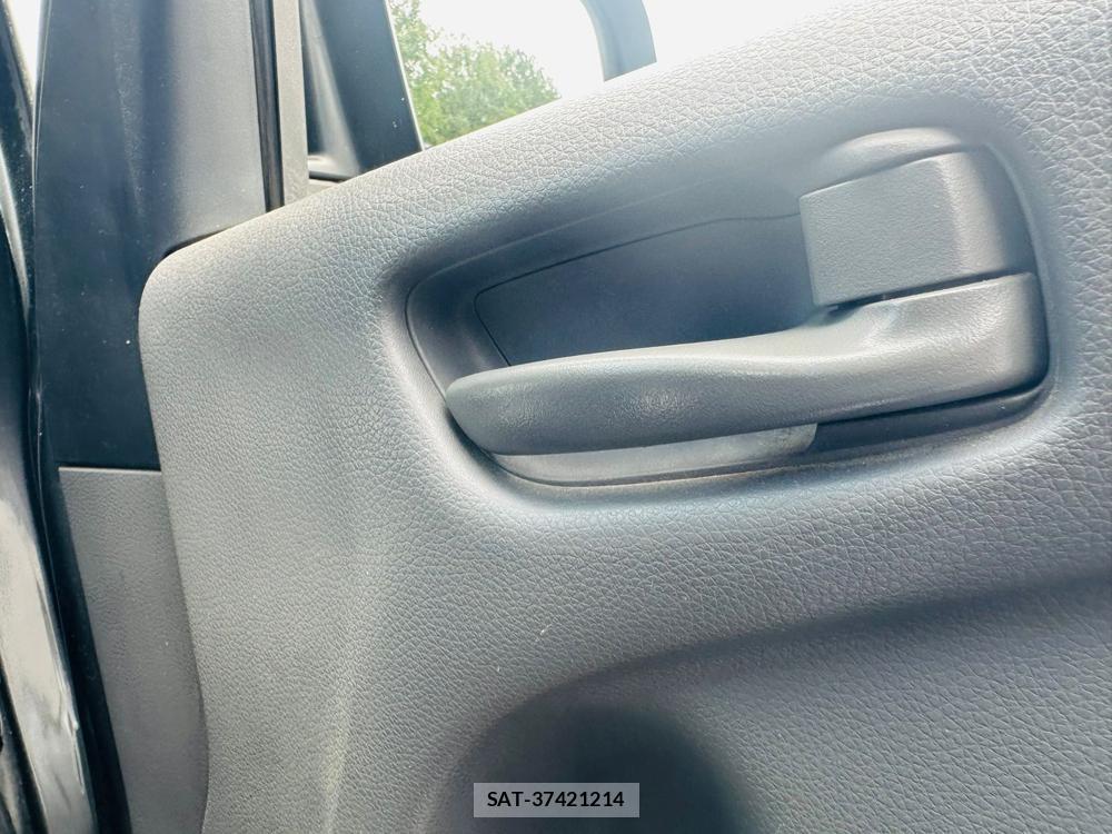 Nissan NV350 Caravan 2020 7193919-20