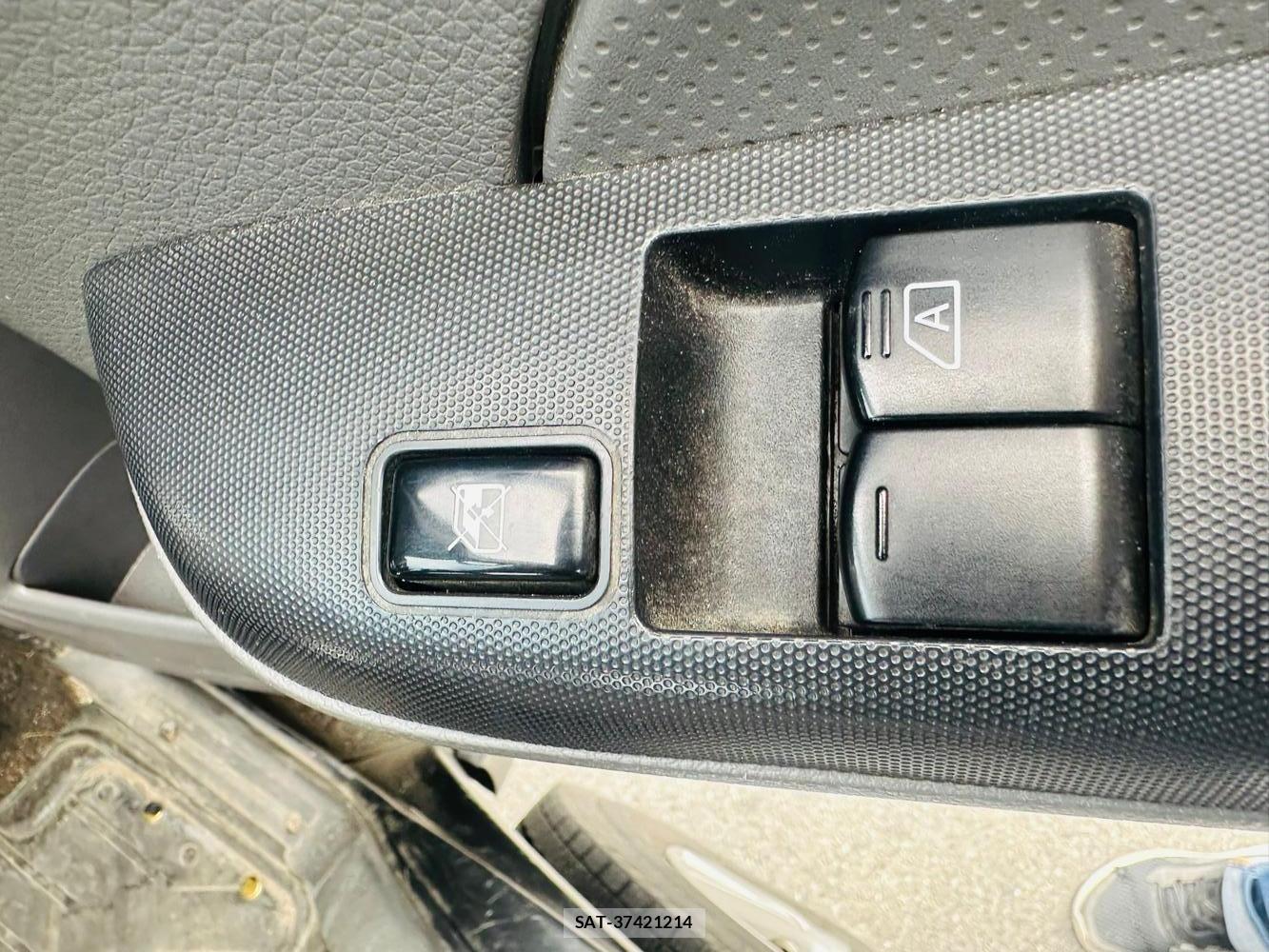 Nissan NV350 Caravan 2020 7193919-21