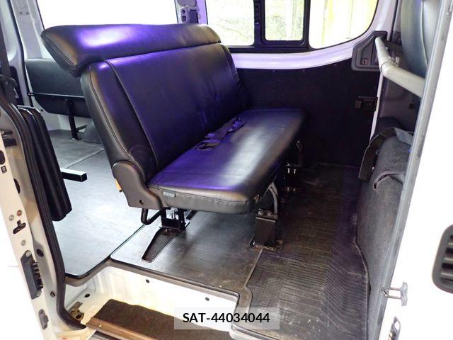 Nissan NV350 Caravan 2015-05 7251820-14