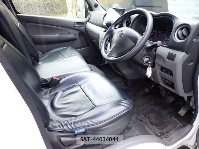 Nissan NV350 Caravan 2015-05 7251820-1