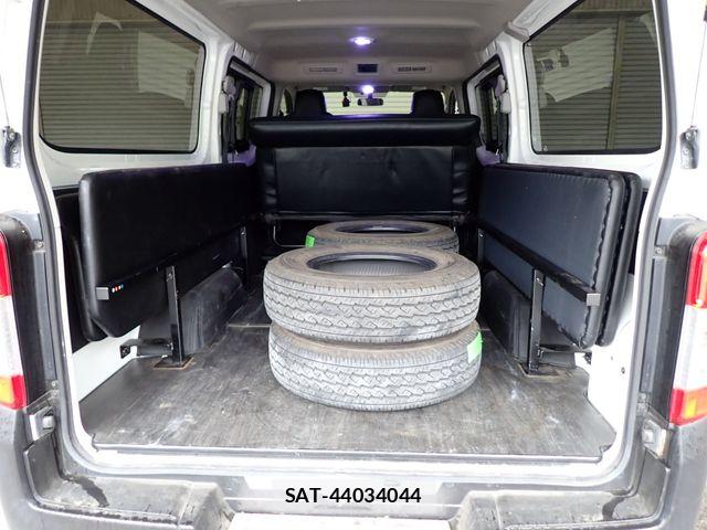 Nissan NV350 Caravan 2015-05 7251820-29