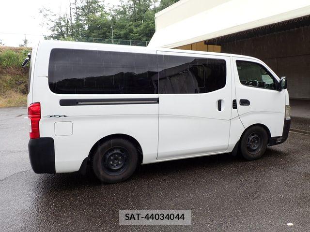 Nissan NV350 Caravan 2015-05 7251820-6