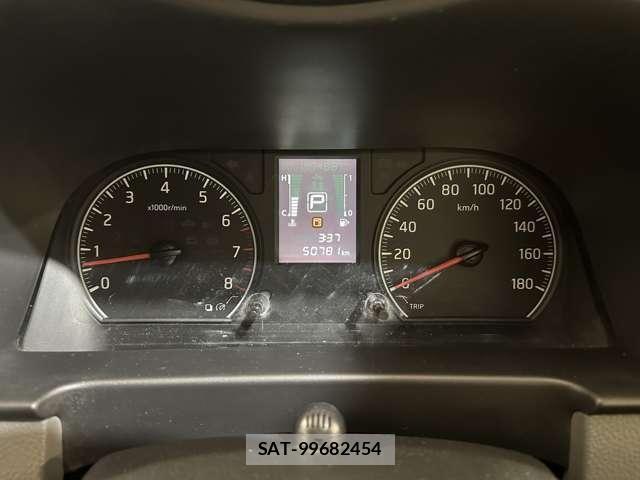 Nissan NV350 Caravan 2021-03 7272612-10