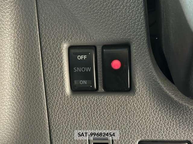 Nissan NV350 Caravan 2021-03 7272612-14