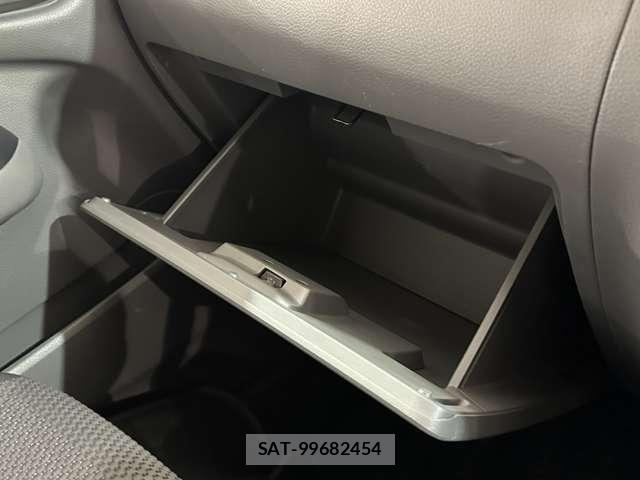 Nissan NV350 Caravan 2021-03 7272612-23