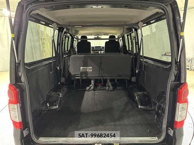 Nissan NV350 Caravan 2021-03 7272612-24
