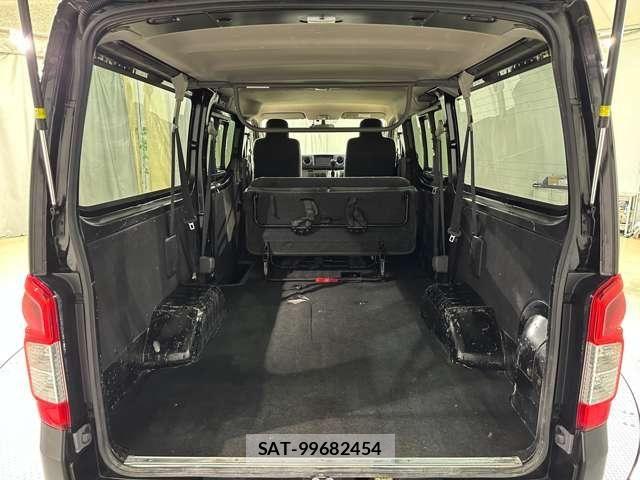 Nissan NV350 Caravan 2021-03 7272612-25
