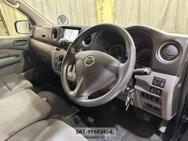 Nissan NV350 Caravan 2021-03 7272612-8