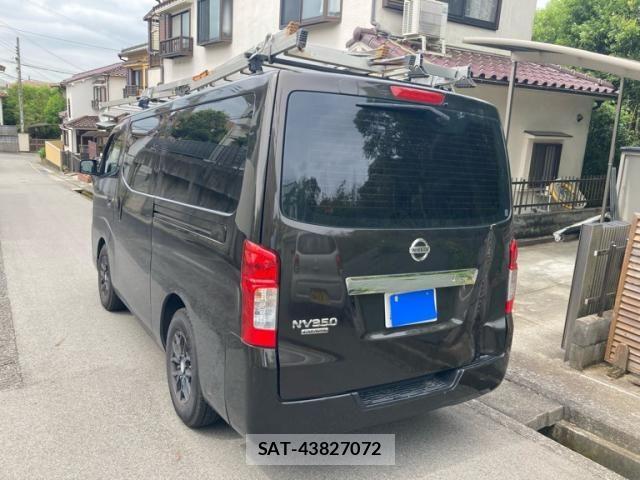 Nissan NV350 Caravan 2017-02 7329098-3