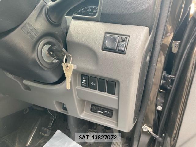 Nissan NV350 Caravan 2017-02 7329098-8